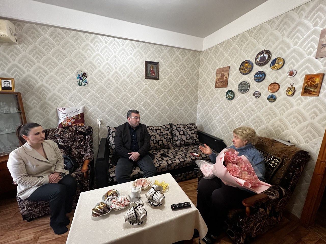 Министр труда Дагестана посетил пережившую блокаду Ирину Сухомлинову