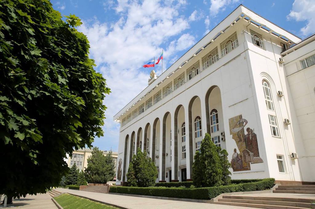 В школах Дагестана продолжаются мероприятия по противодействию идеологии экстремизма и терроризма