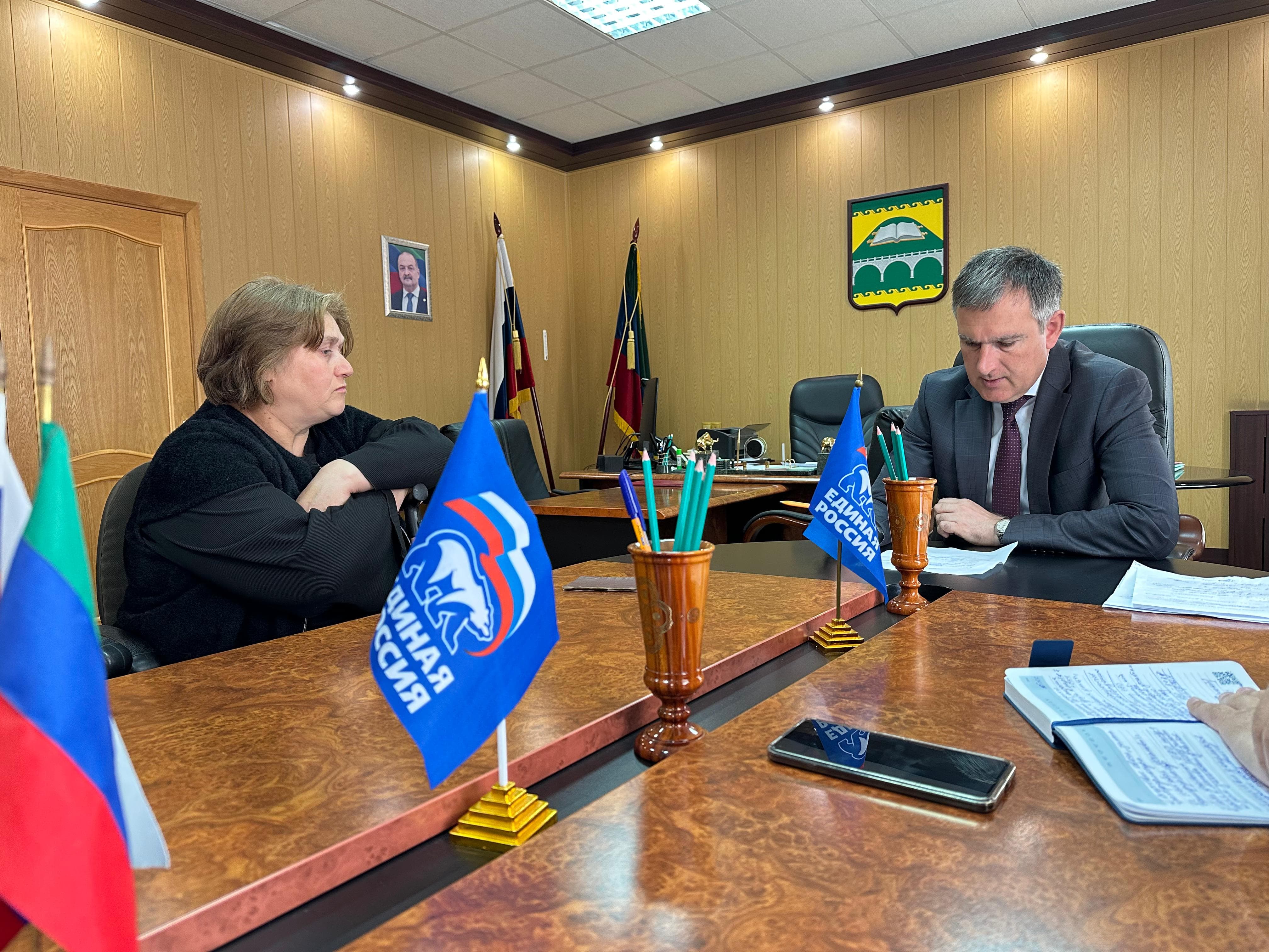 В рамках Единого дня приемов глава Сулейман-Стальского района рассмотрел обращения участников СВО и их семей