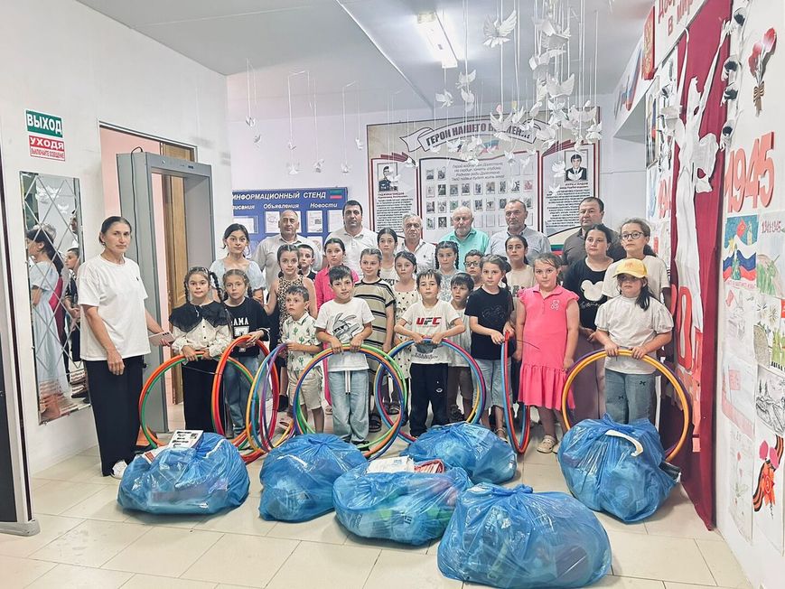 Пришкольные лагеря Дахадаевского района получили новые спортивные принадлежности