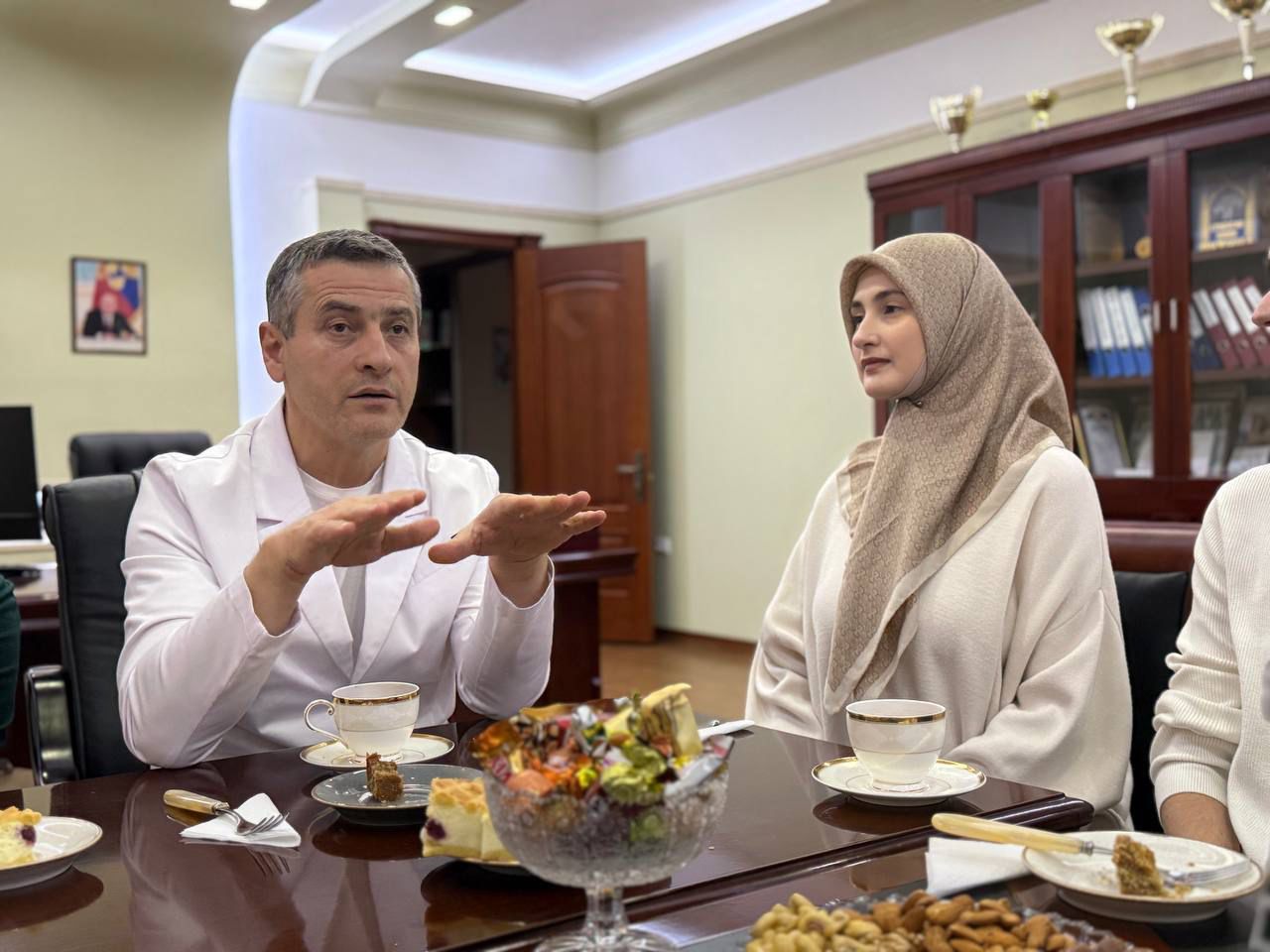 Хаджимурад Малаев встретился с будущими врачами и волонтерами