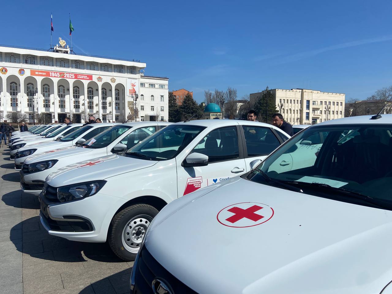 Минздрав Дагестана передал 171 единицу санитарного автотранспорта медучреждениям республики
