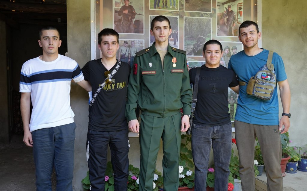 Со срочной военной службы вернулись демобилизованные из Казбековского района