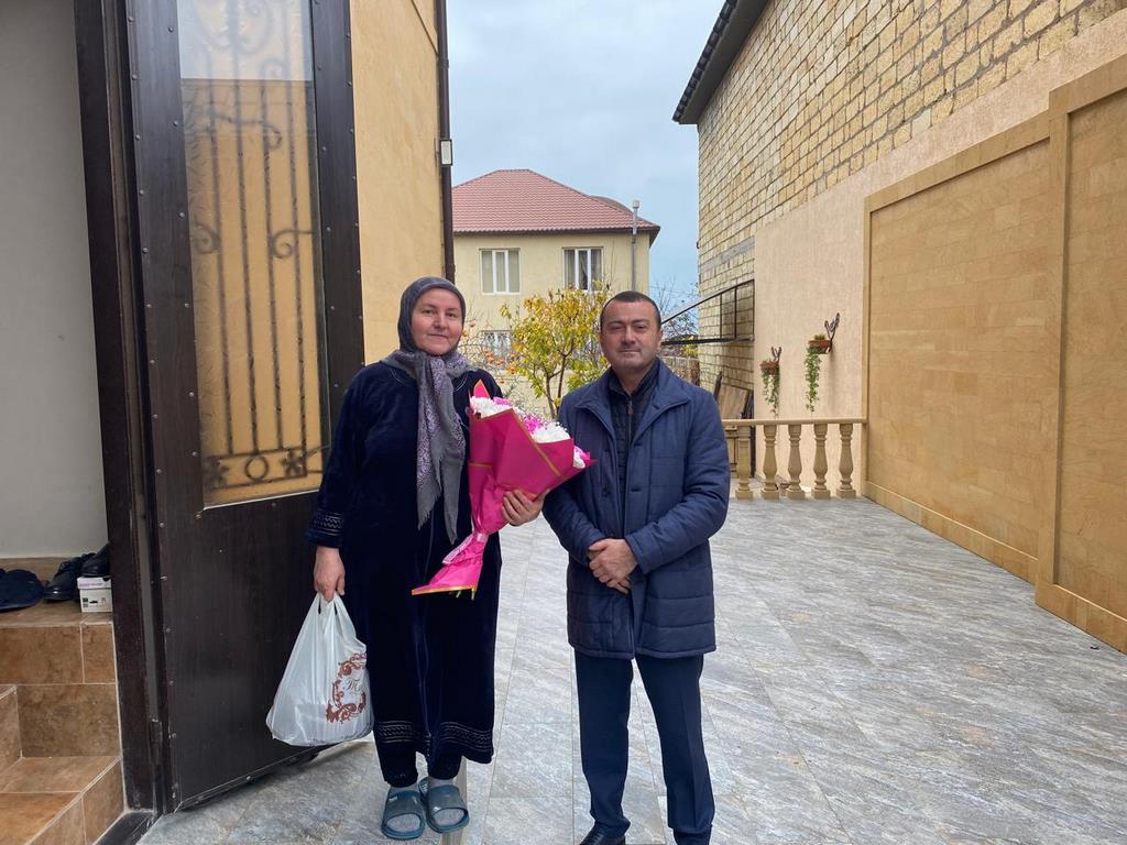 Дербентские единороссы адресно поздравили матерей участников СВО