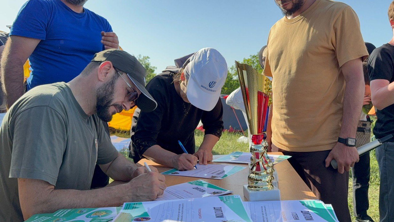 «Воспитывая себя, воспитываем детей»: в Дагестане прошел масштабный туристический слет для школьников