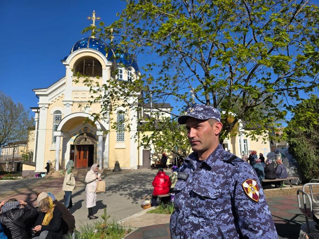 Бойцы Росгвардии обеспечили безопасность во время празднования Пасхи в Дагестане