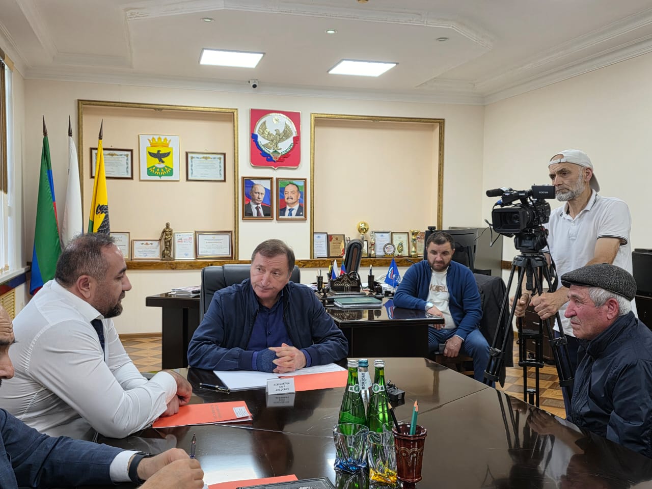 Заур Аскендеров выслушал обращения жителей Кулинского района