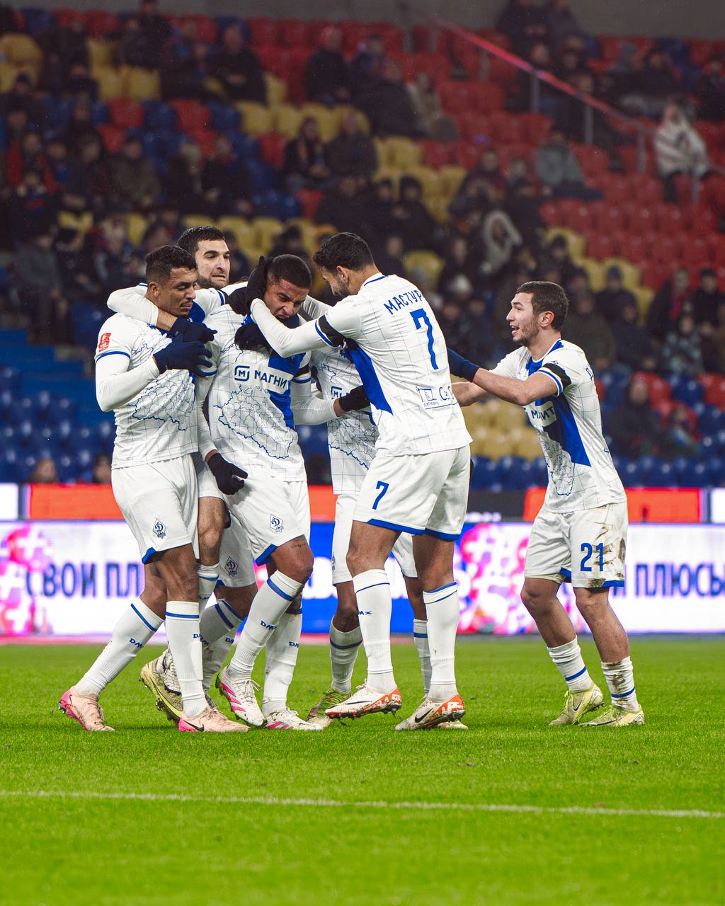 «Динамо» проиграло ЦСКА, но продолжит борьбу в Кубке