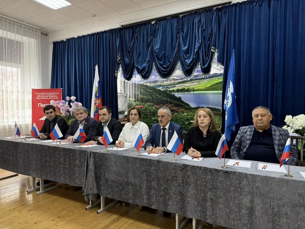 Депутат Госдумы РФ Нурбаганд Нурбагандов посетил обновленную школу в поселке Сулак