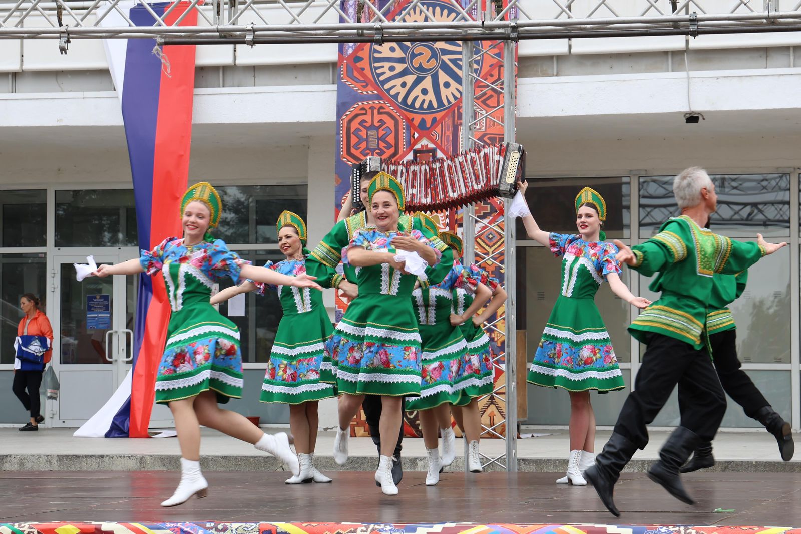 Концерт фольклорных коллективов регионов России «Традиции народов России!» прошел в Махачкале