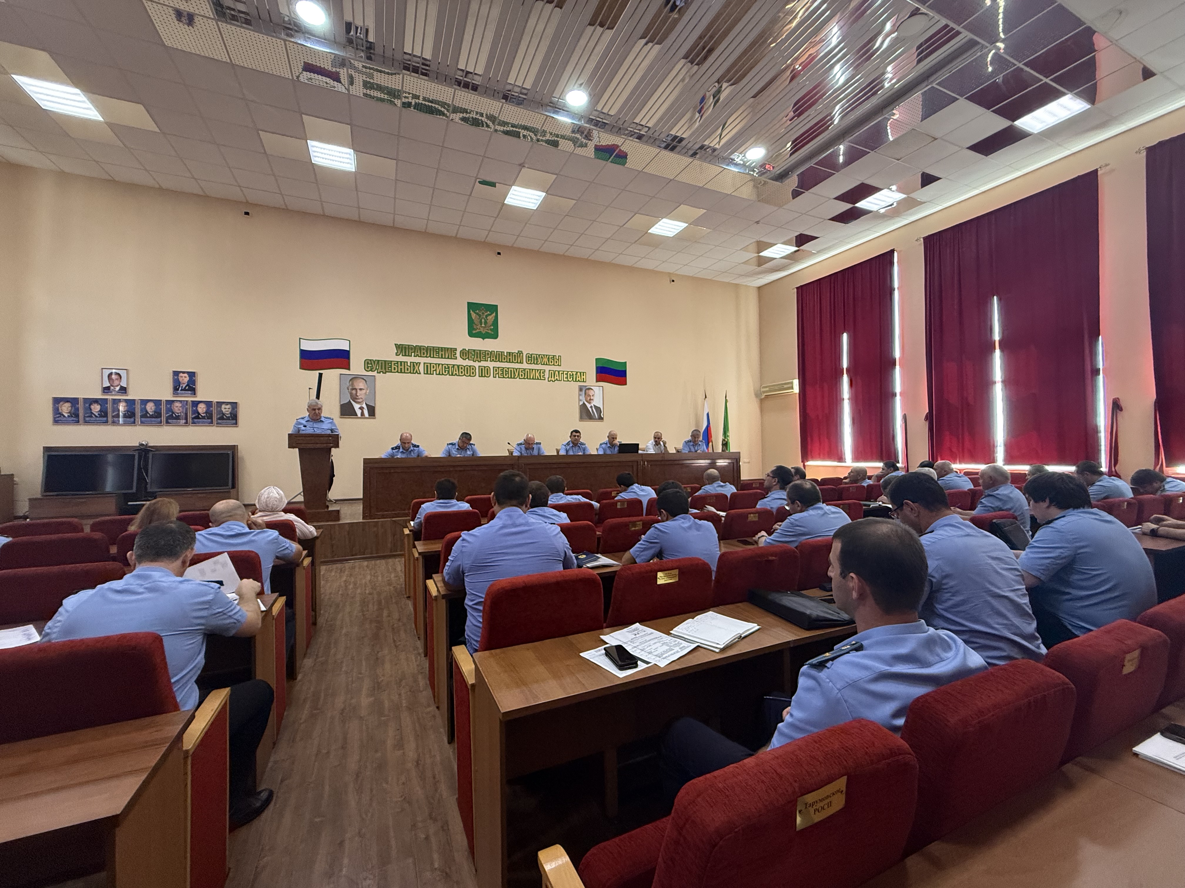 Дагестанские приставы взыскали с должников почти 2,5 млрд рублей за полгода