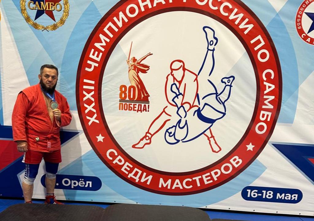 Борец-ветеран Абдурашид Багавдинов завоевал очередной титул