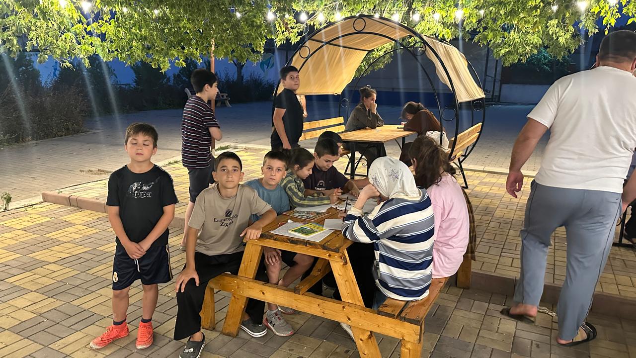 Досуговые площадки для детей в Новолакском районе продолжат свою работу до конца августа