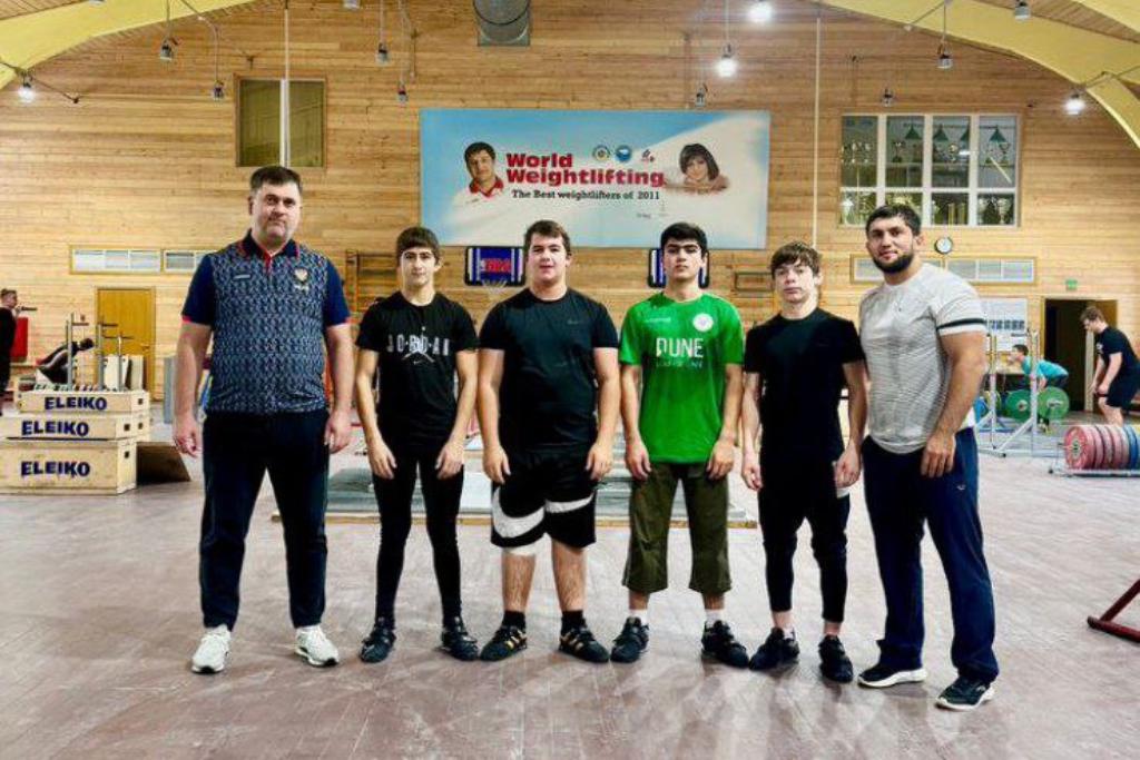 Четверо дагестанских штангистов вызваны на сбор российской команды