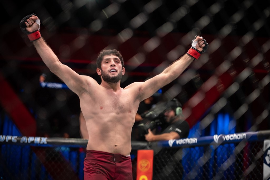 Икрам Алискеров выступит на октябрьском турнире UFC в Абу-Даби