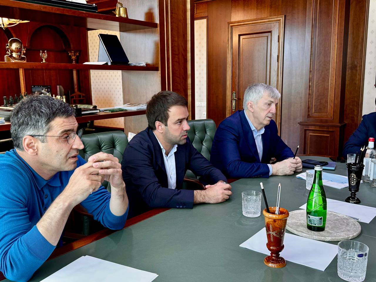 В порт Махачкалы завезена техника для будущего нового зернового терминала