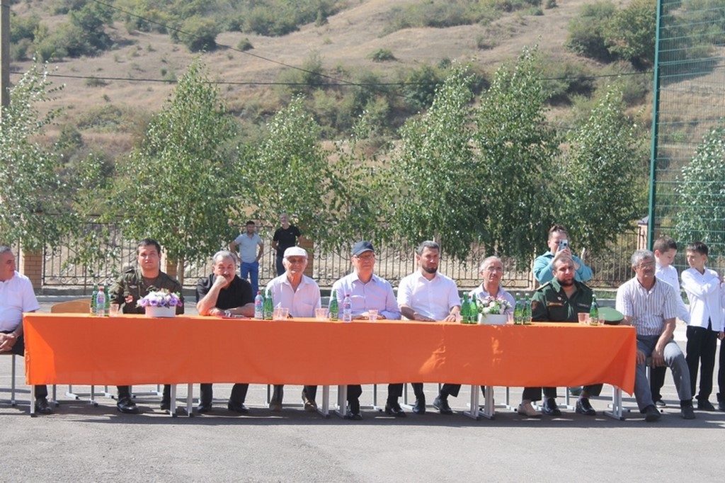 Торжественные линейки ко Дню знаний прошли в Сулейман-Стальском районе