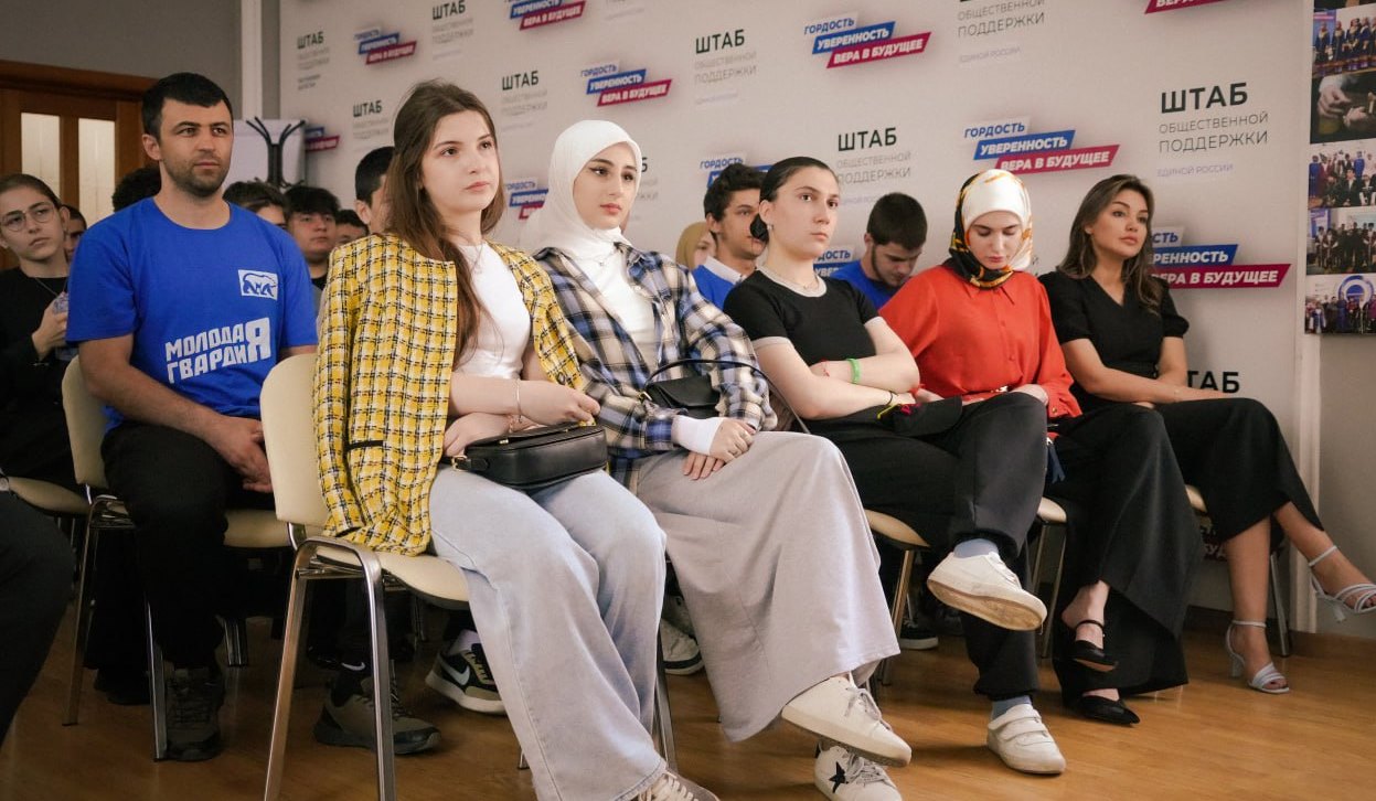 Встреча молодежи с пограничником, служившим в СВО, прошла в Махачкале