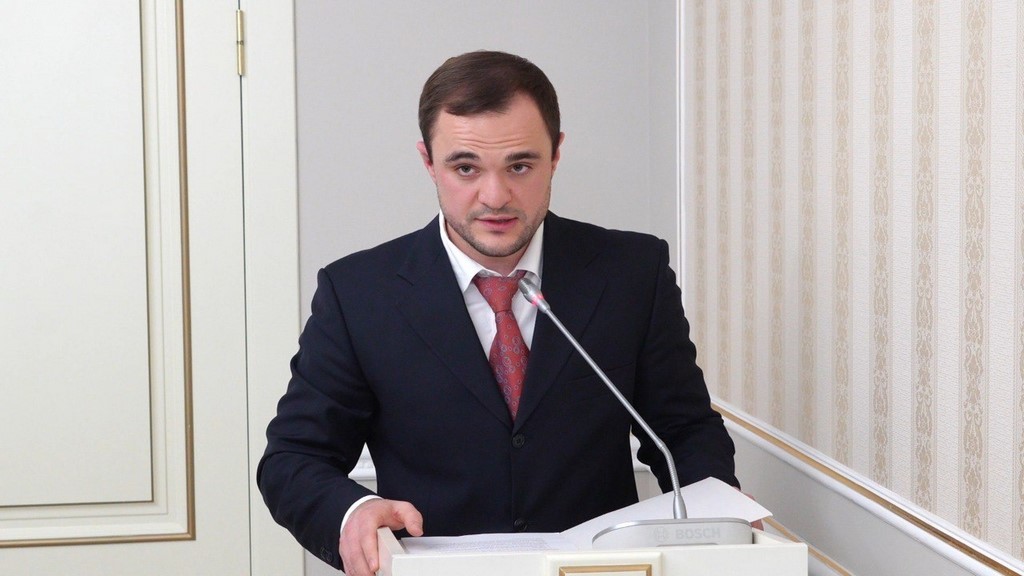 Джамбулат Салавов провел заседание политсовета махачкалинского отделения партии «Единой России»