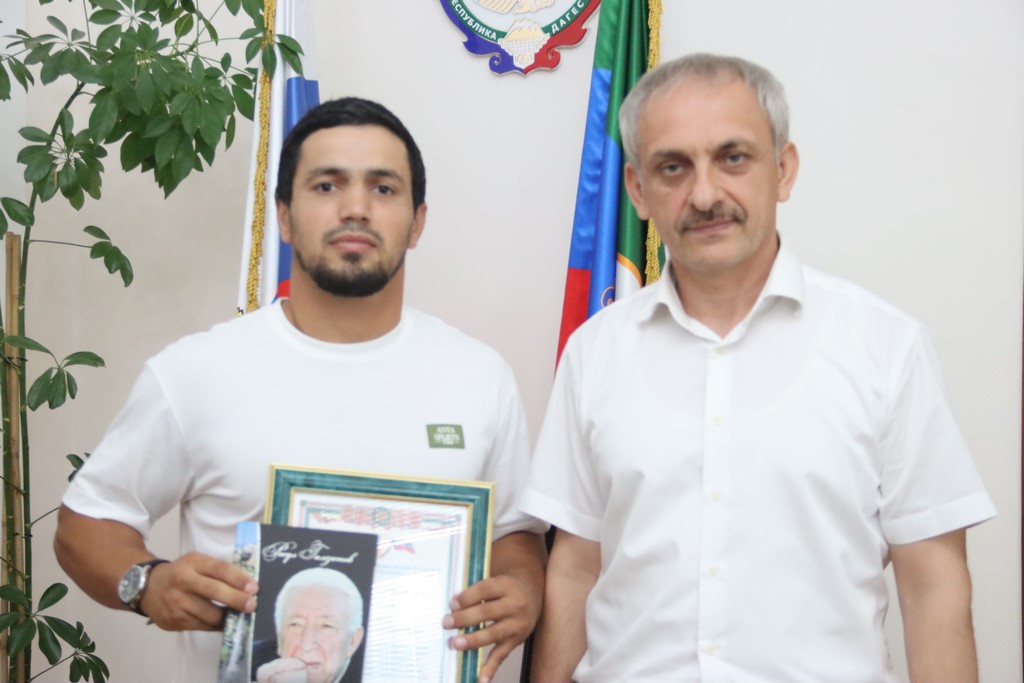 Энрик Муслимов выразил благодарность братьям, спасшим тонущих в море девушек