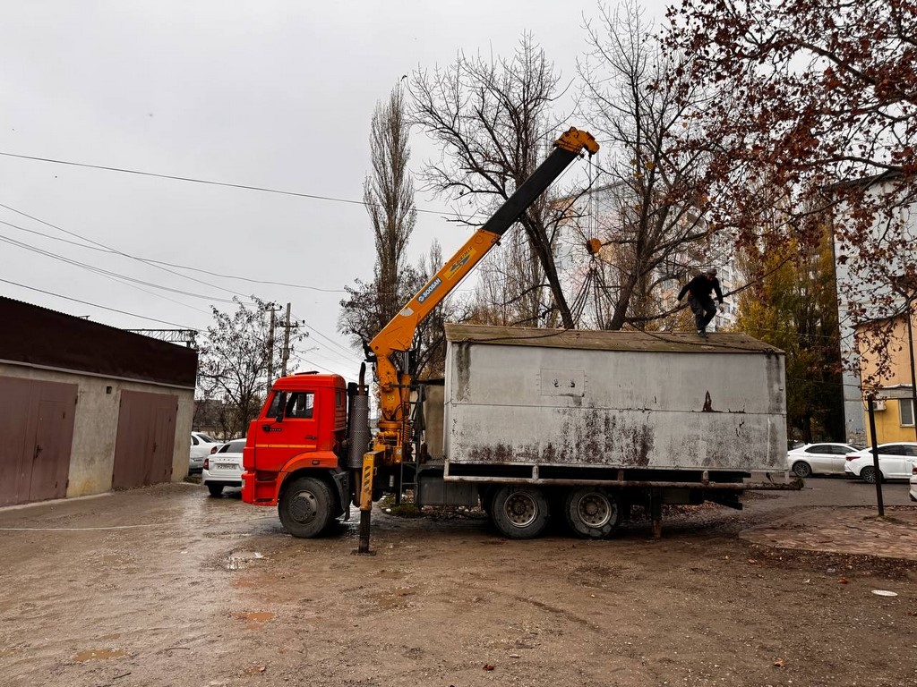 В Махачкале демонтировали самовольно установленные нестационарные объекты