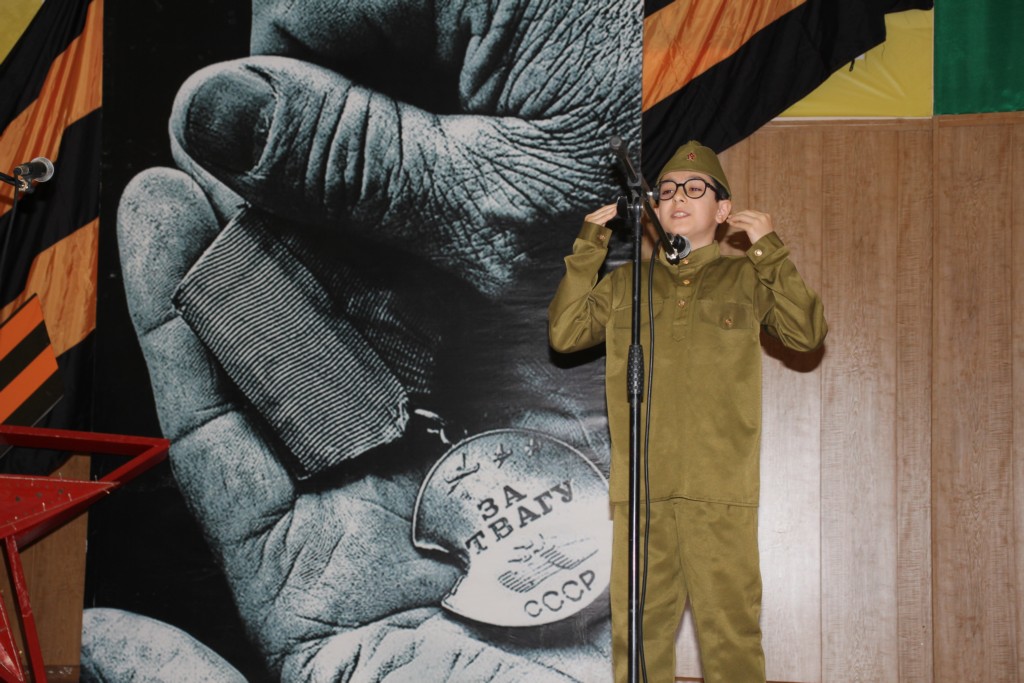 В преддверии празднования 80-летия Победы в Буйнакске провели конкурс чтецов