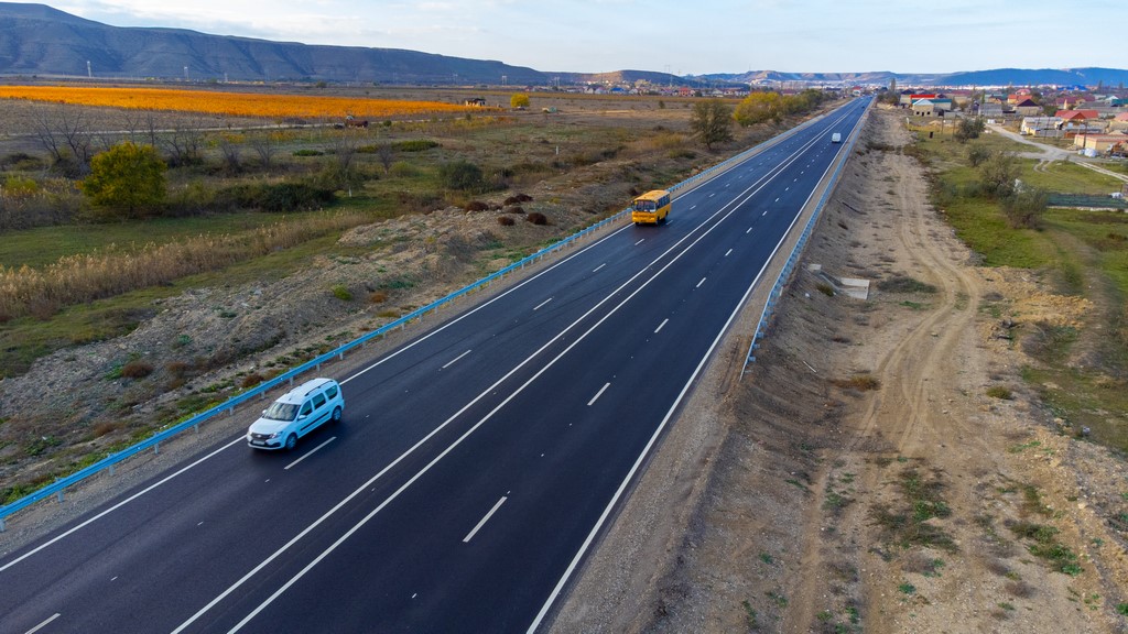 В Дагестане почти на половину завершен капремонт участка трассы возле побережья