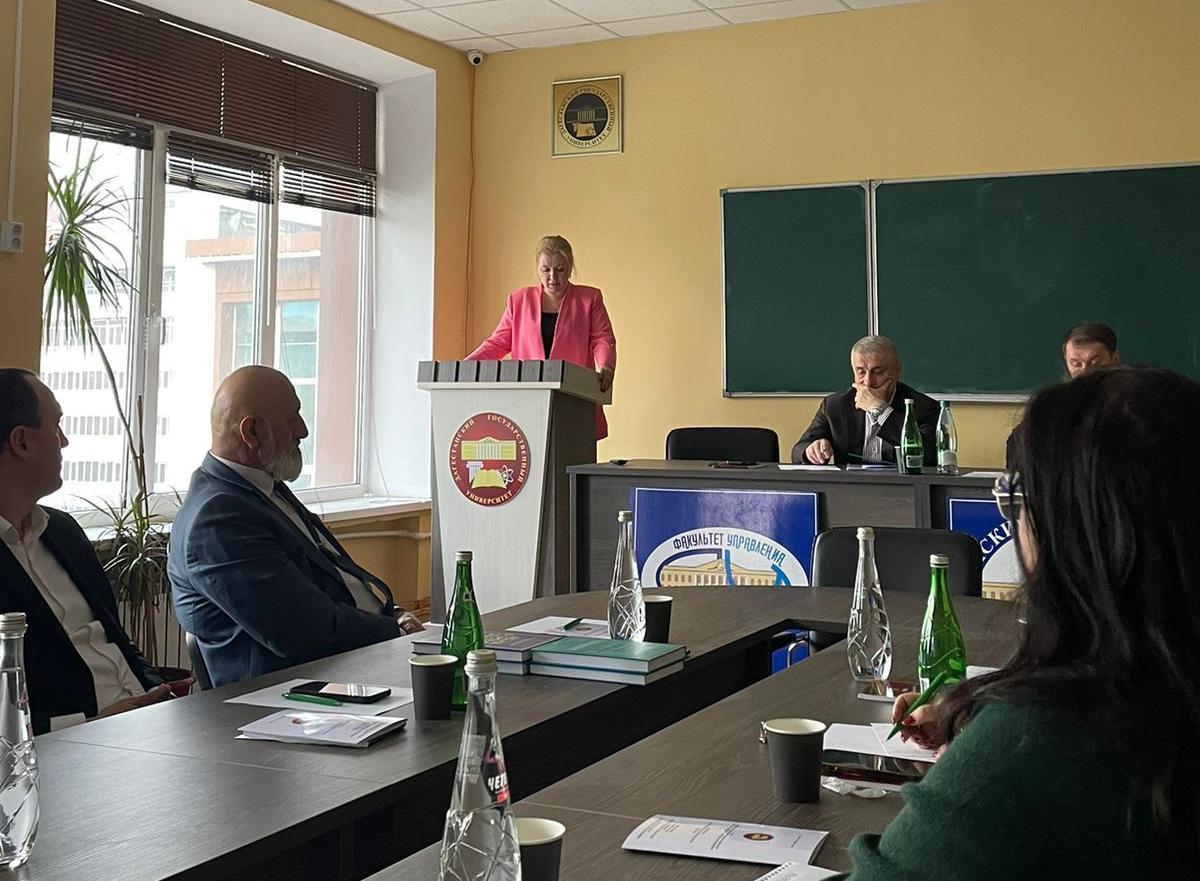 Проблемы и перспективы развития бизнеса в условиях санкций обсудили в ДГУ