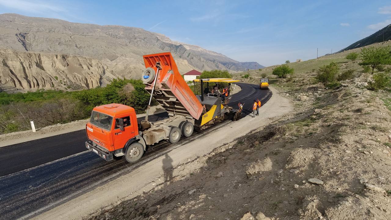 Эксперты и общественники оценили качество ремонта дороги в Гергебильском районе