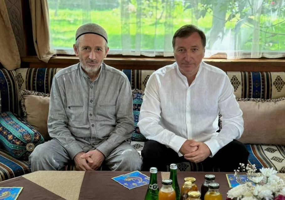Заур Аскендеров поздравил муфтия Дагестана с днем рождения