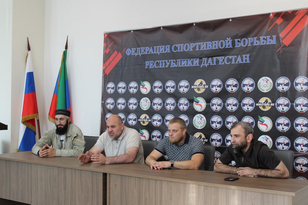 Сажид Сажидов встретился с командой спортсменов из ЛНР