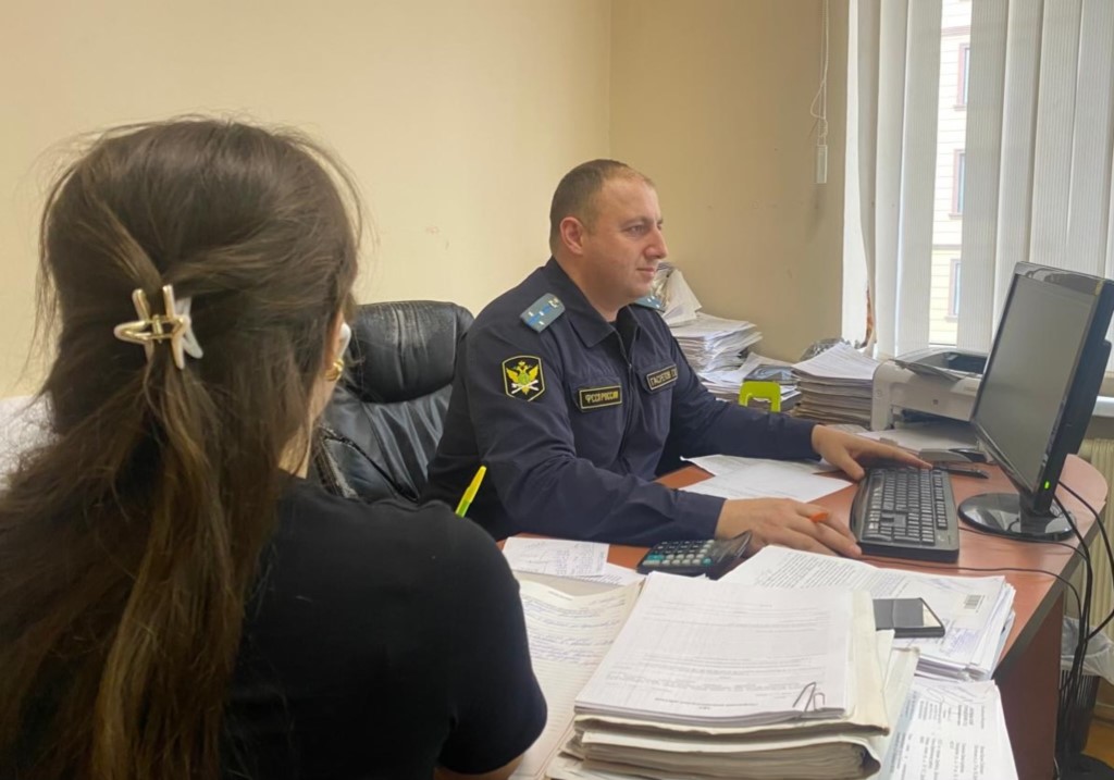 Приставы помогли жителю Дагестана вернуть 1,5 млн рублей долга