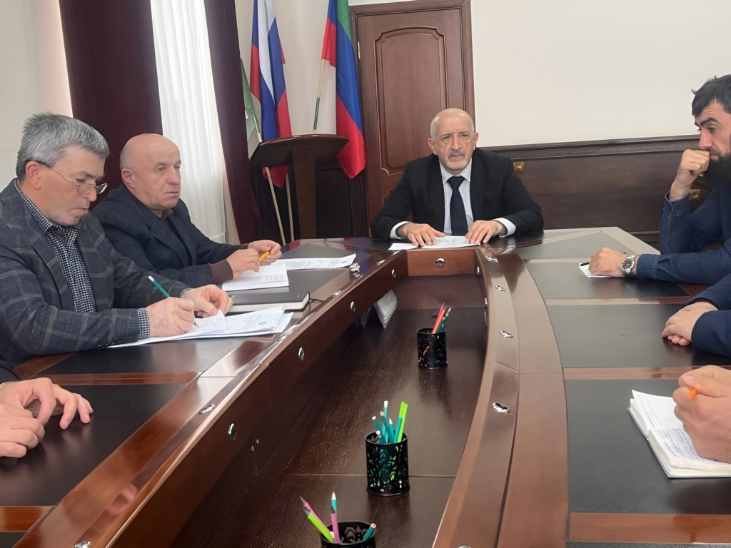 Заседание оперативного штаба по ликвидации чрезвычайных ситуаций прошло в Дахадаевском районе