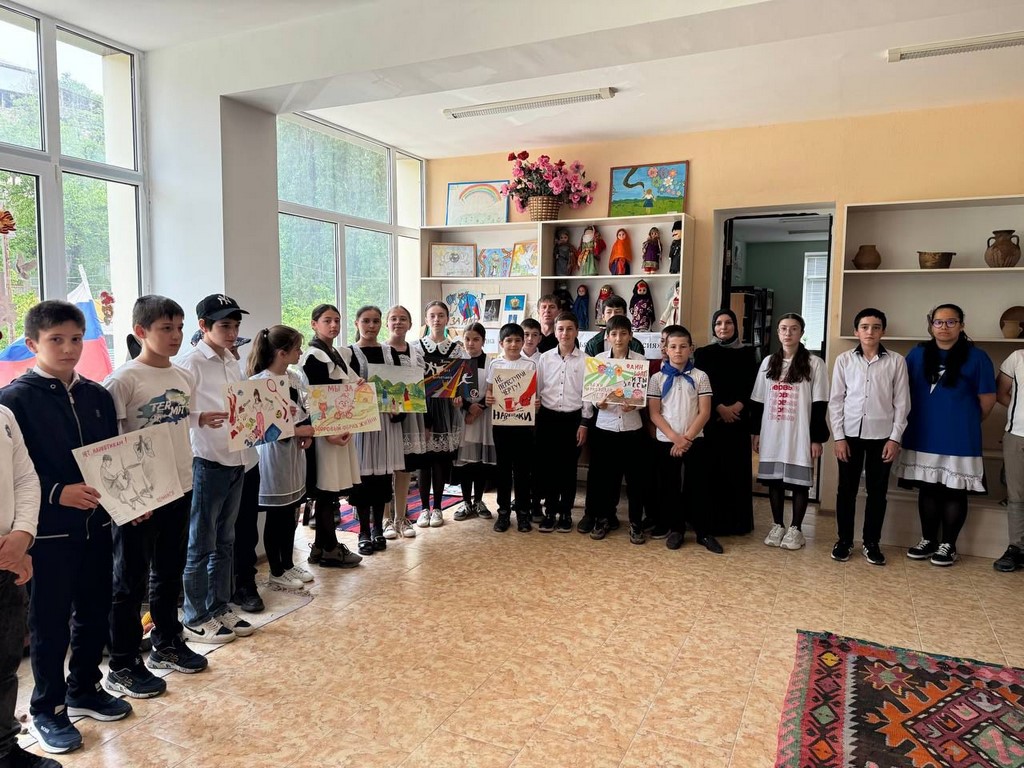 Республиканская передвижная выставка «Мой выбор» начала работу в Дагестане