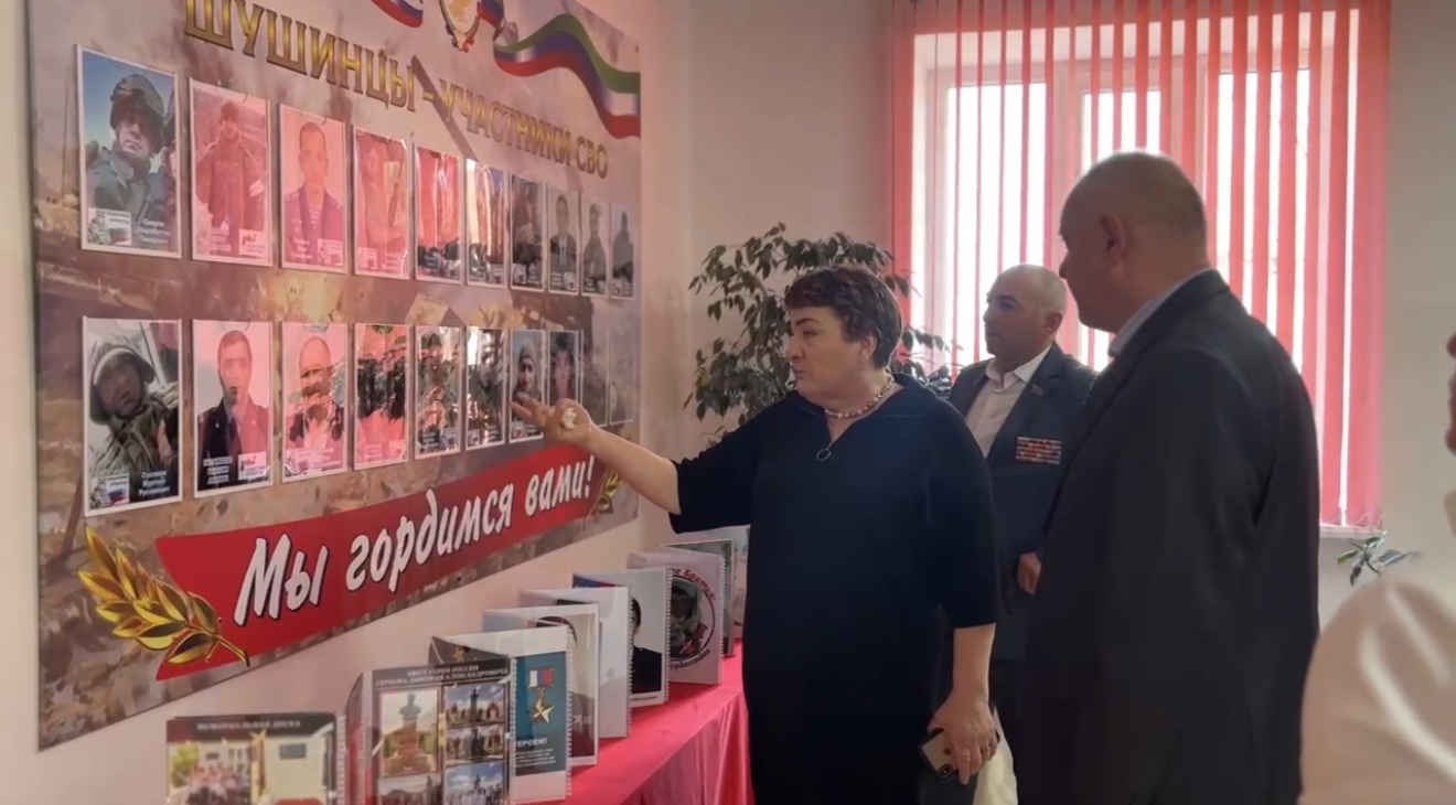 В Новолакском районе прошла встреча представителей администрации Главы Дагестана с учениками школы