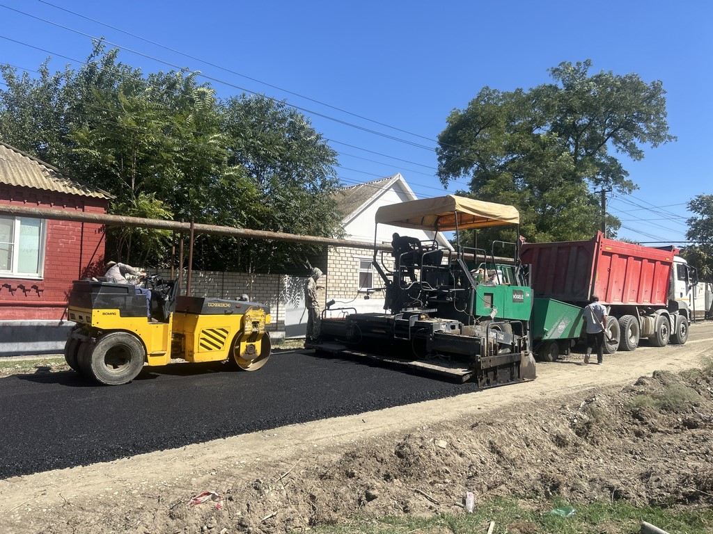В селе Тарумовке ремонтируют участок улицы Ш. Магомедова