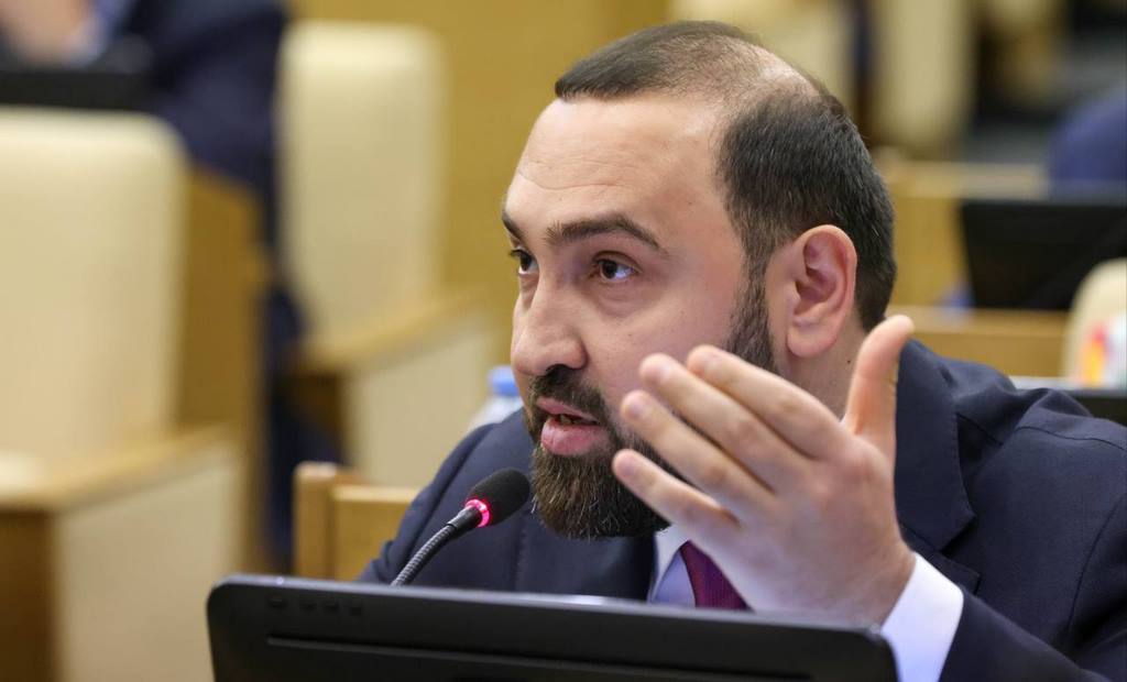 Султан Хамзаев поделился первыми результатами работы по снижению цен на авиабилеты