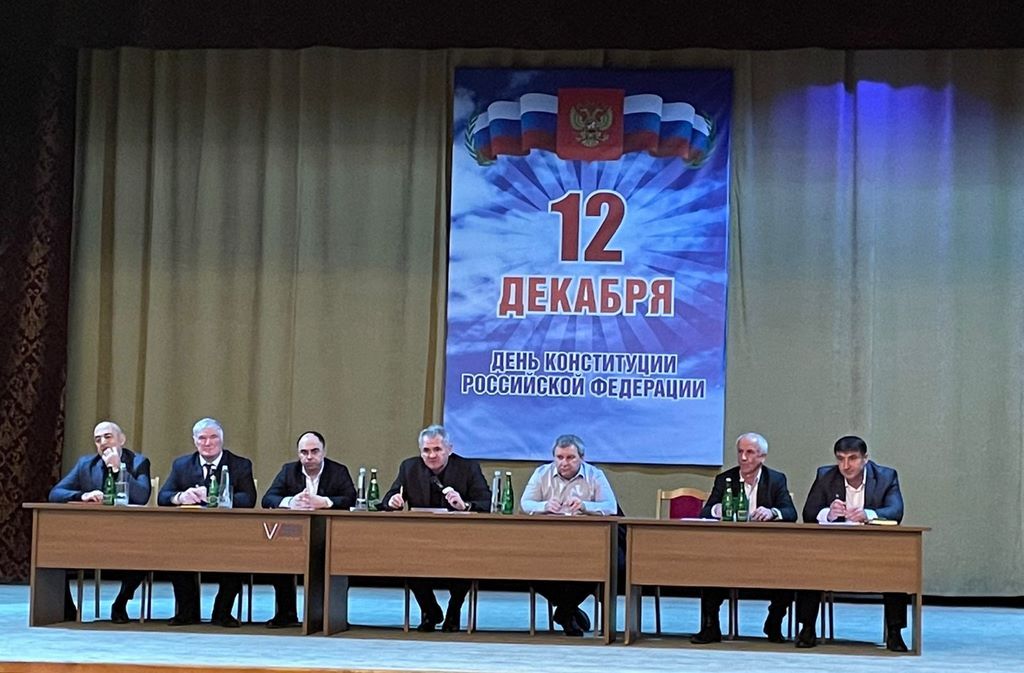 Глава Левашинского района провел встречу с жителями села Леваши