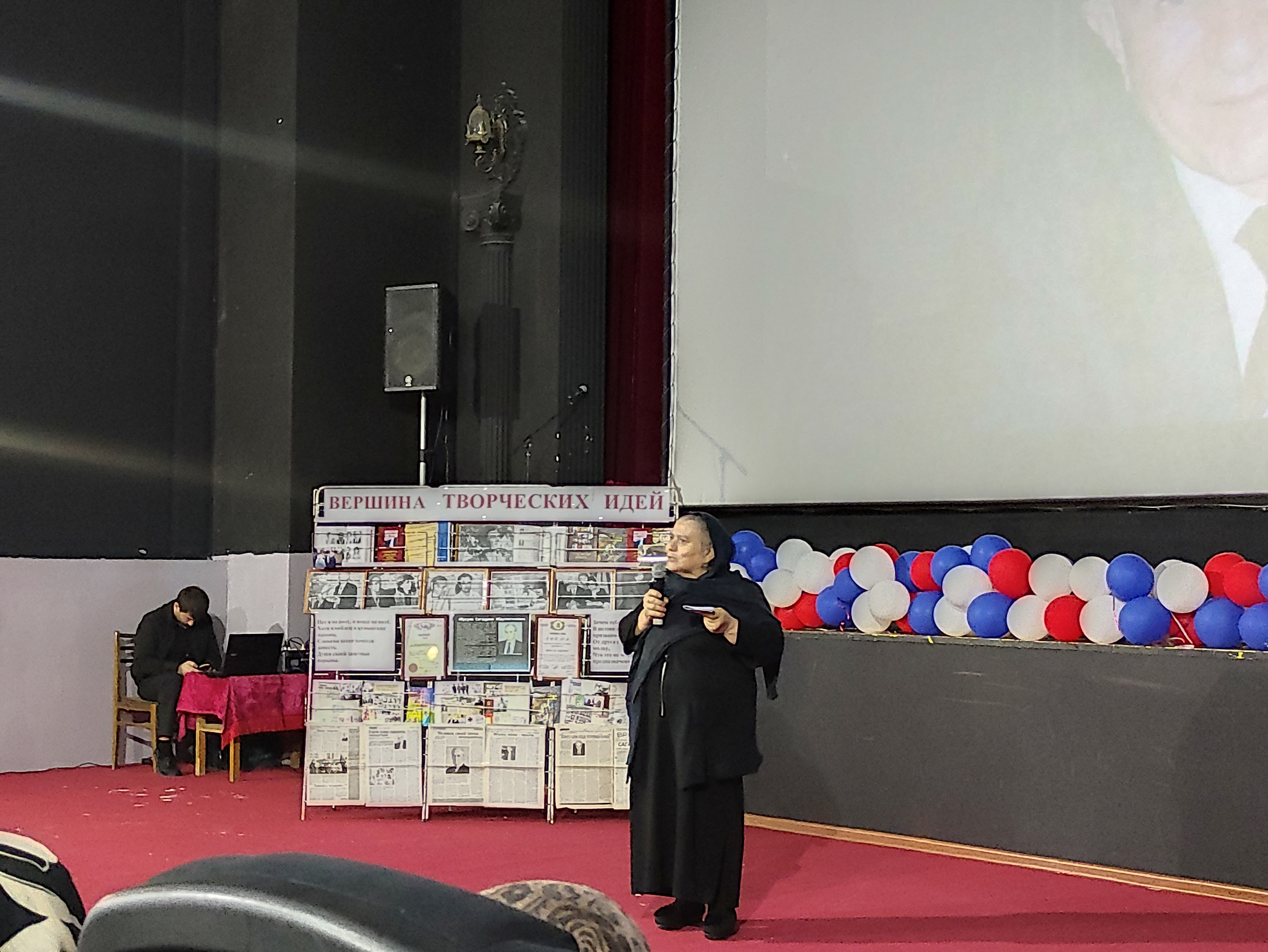 Представители власти и общественности почтили память профессора Абусуева в Карабудахкенте