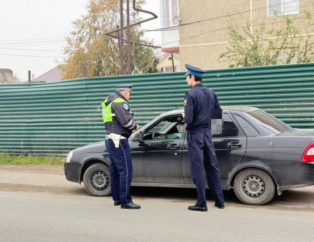 Дагестанские судприставы арестовали автомобиль должника-лихача