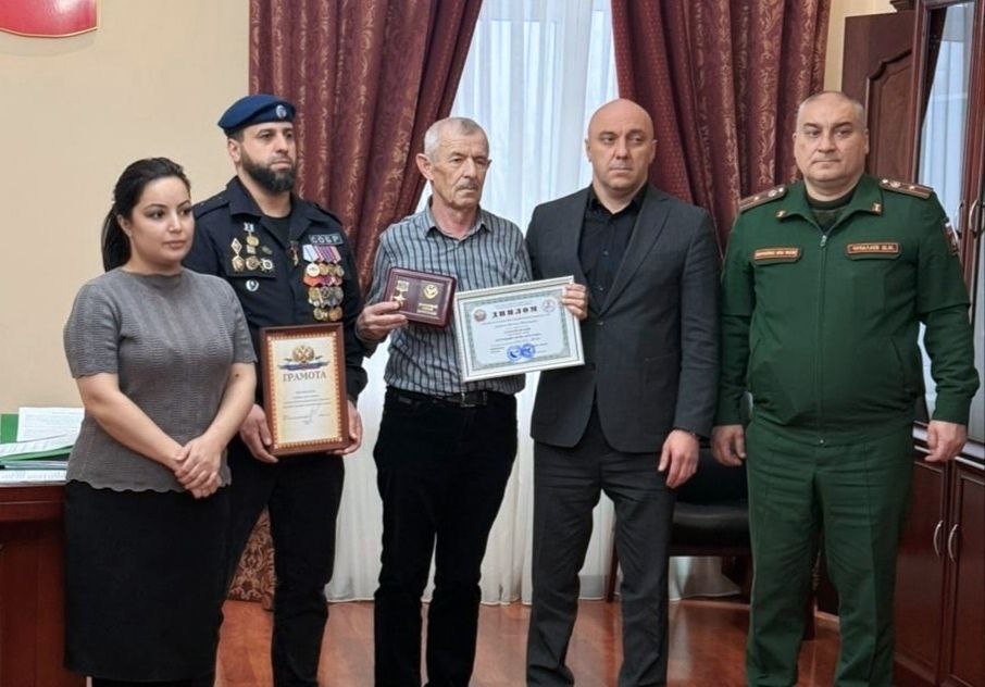 Глава Сергокалинского района провел встречу с военнослужащими- участниками СВО