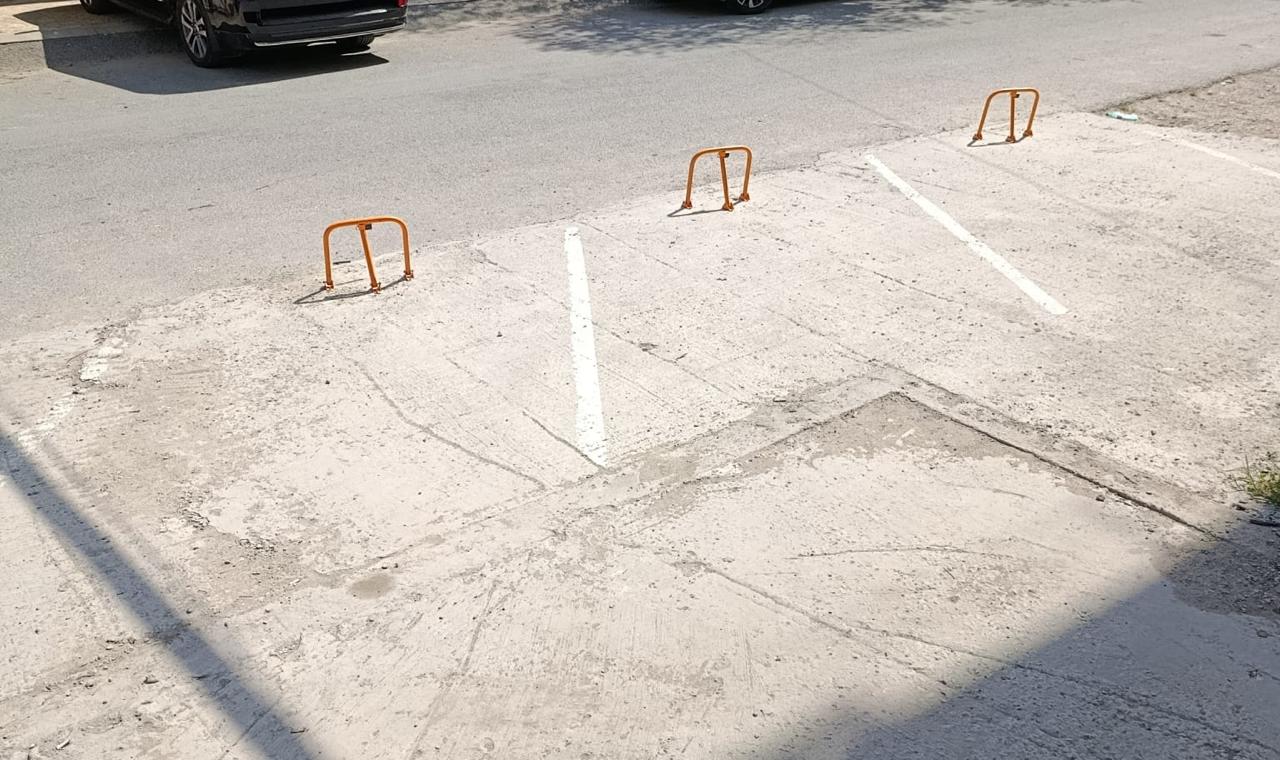 Незаконные парковочные барьеры демонтированы в Махачкале