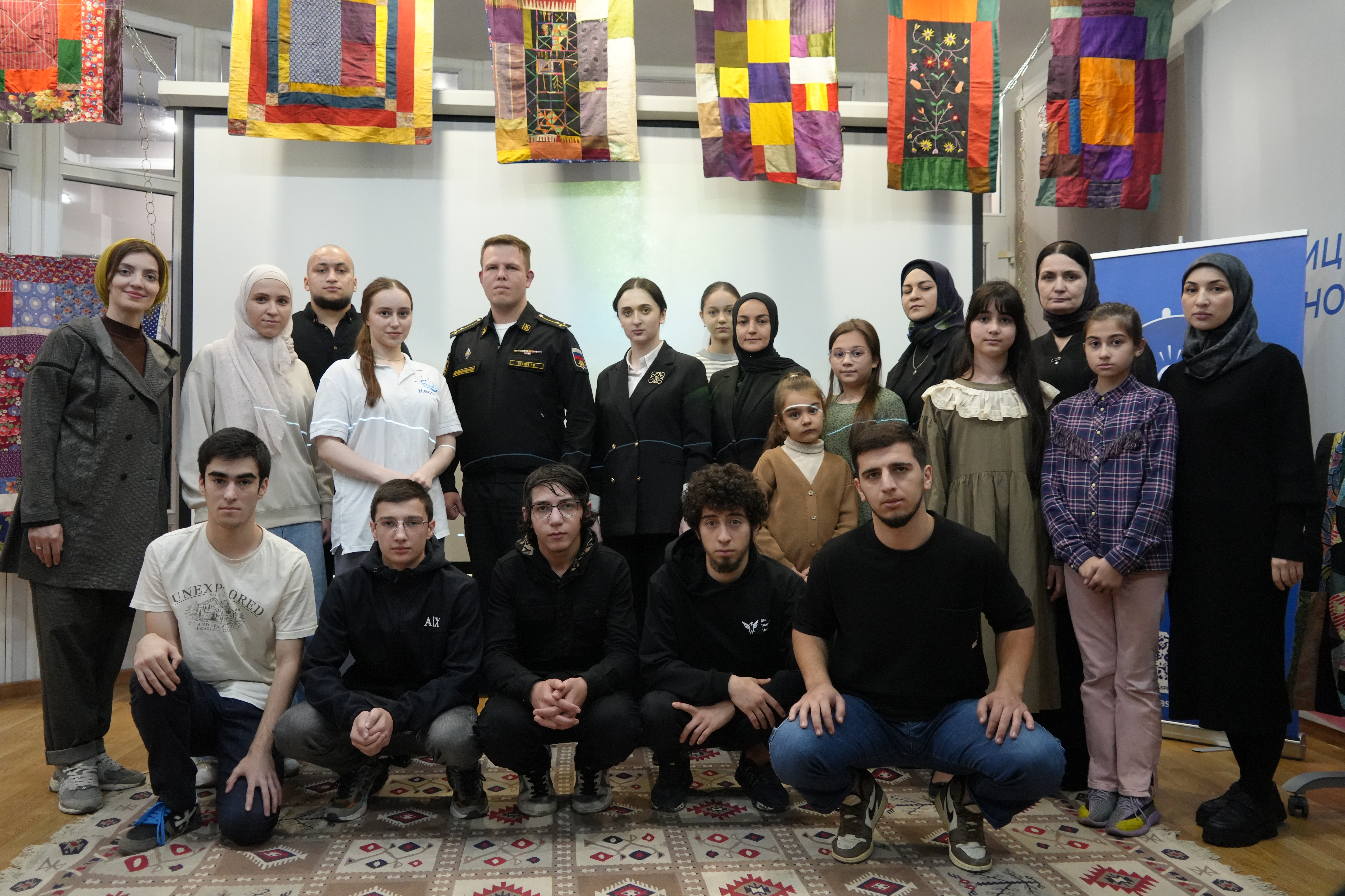 Единороссы организовали встречу студентам с офицером Каспийской флотилии