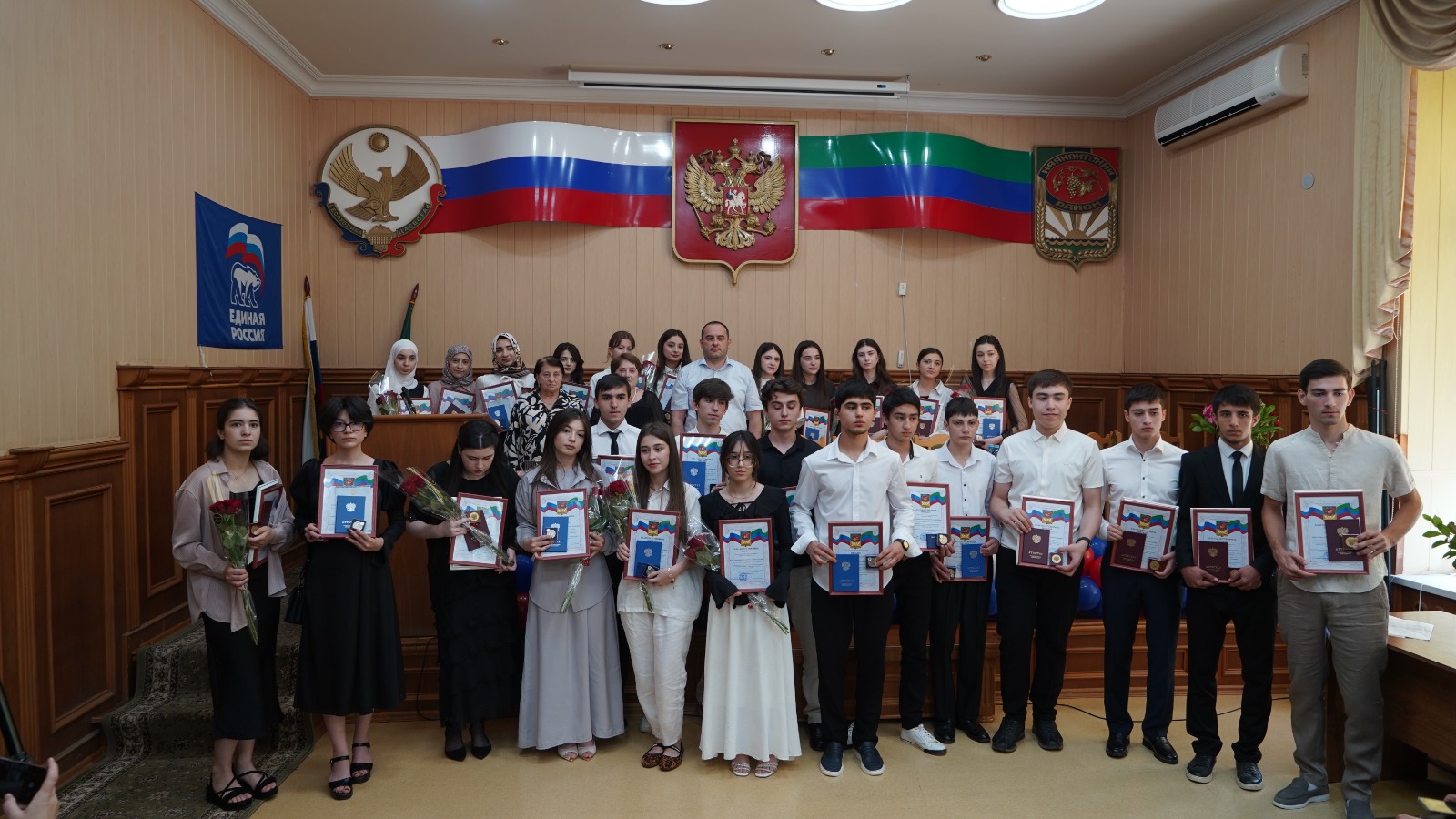 В Каякентском районе наградили лучших выпускников школ