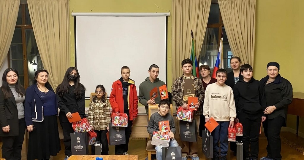 В Национальном музее Дагестана провели адаптированную экскурсию к Международному дню инвалидов