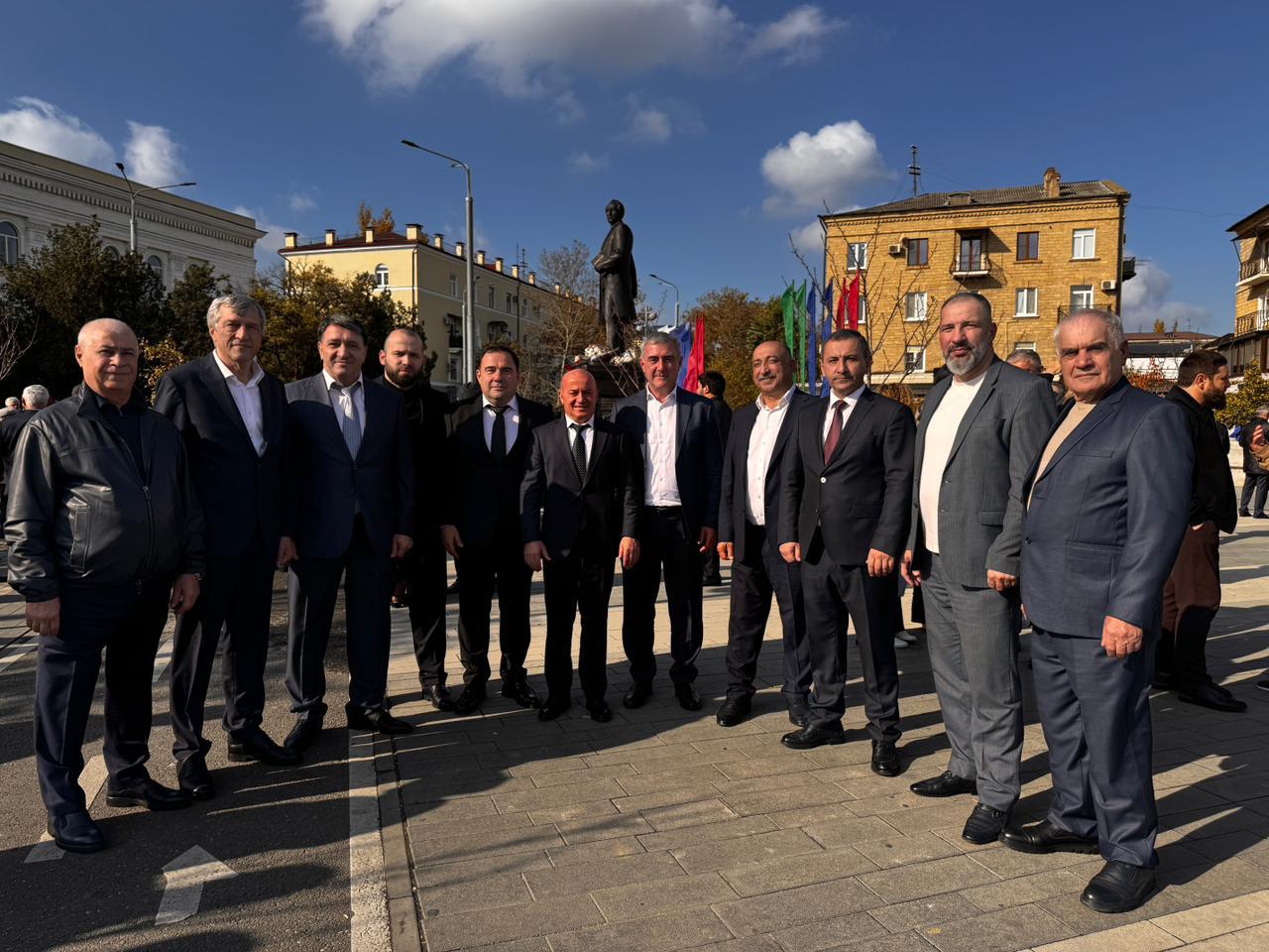 Арсланбек Алибеков принял участие в открытии памятника Джелал-Эд-Дину Коркмасову