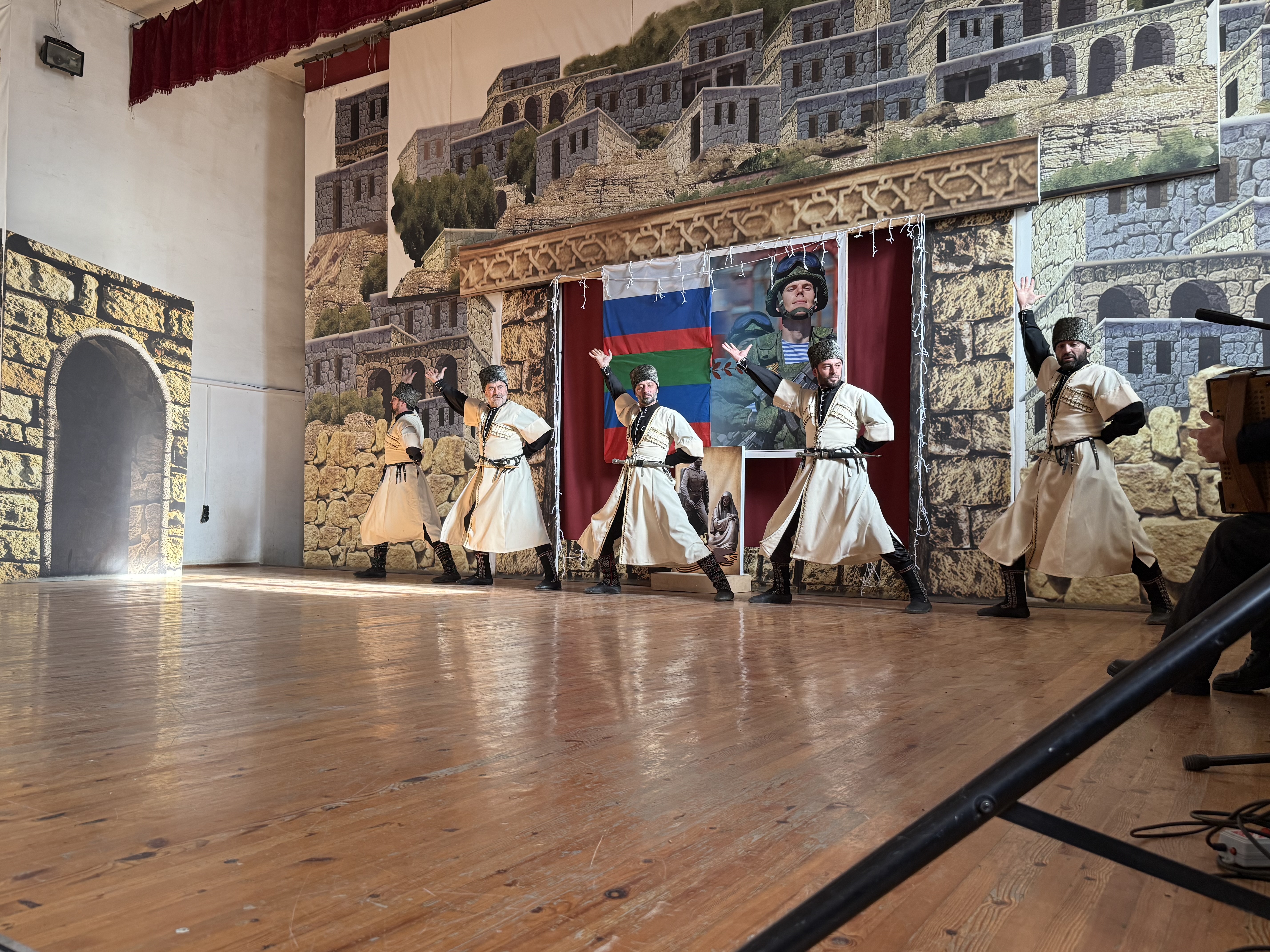 В Тляратинском районе состоялся концерт ко Дню Героев Отечества