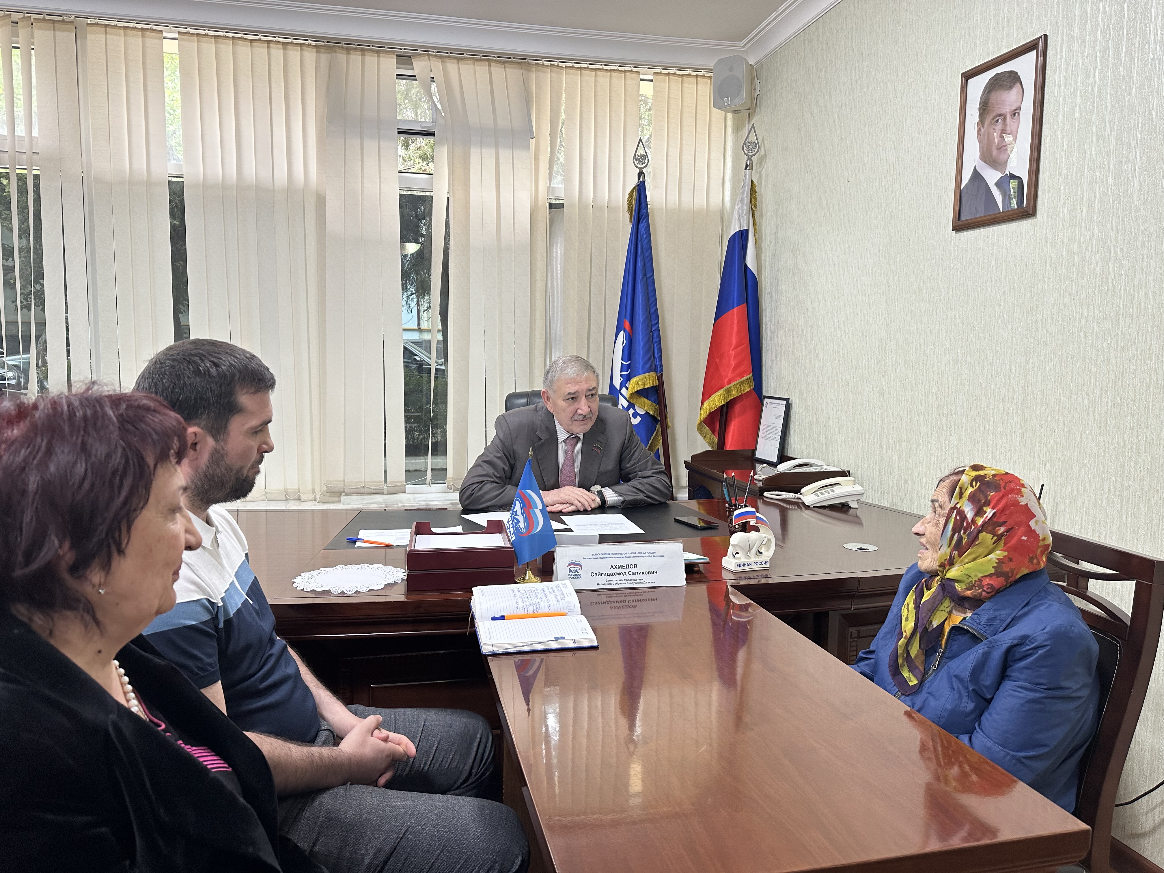 Сайгидахмед Ахмедов рассмотрел обращения граждан в приемной «Единой России»