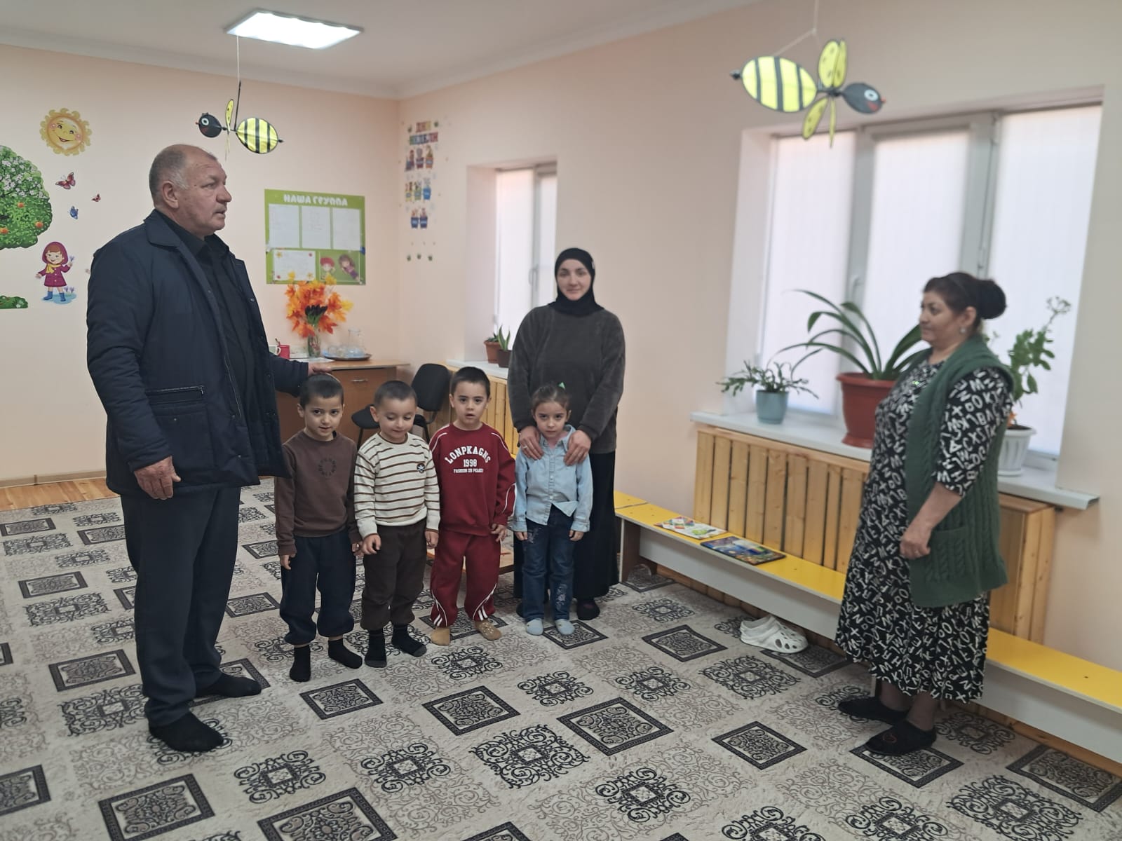 Глава Курахского района оценил условия пребывания детей в детском саду «Алёнушка»