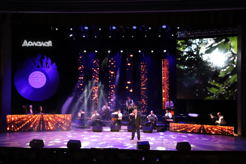 В Дагестане прошел второй эстрадный ретрофестиваль «Долалай»